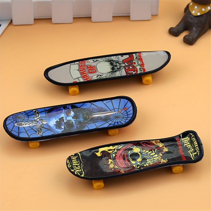 Mini Finger Skateboards Tabletop Toy Set