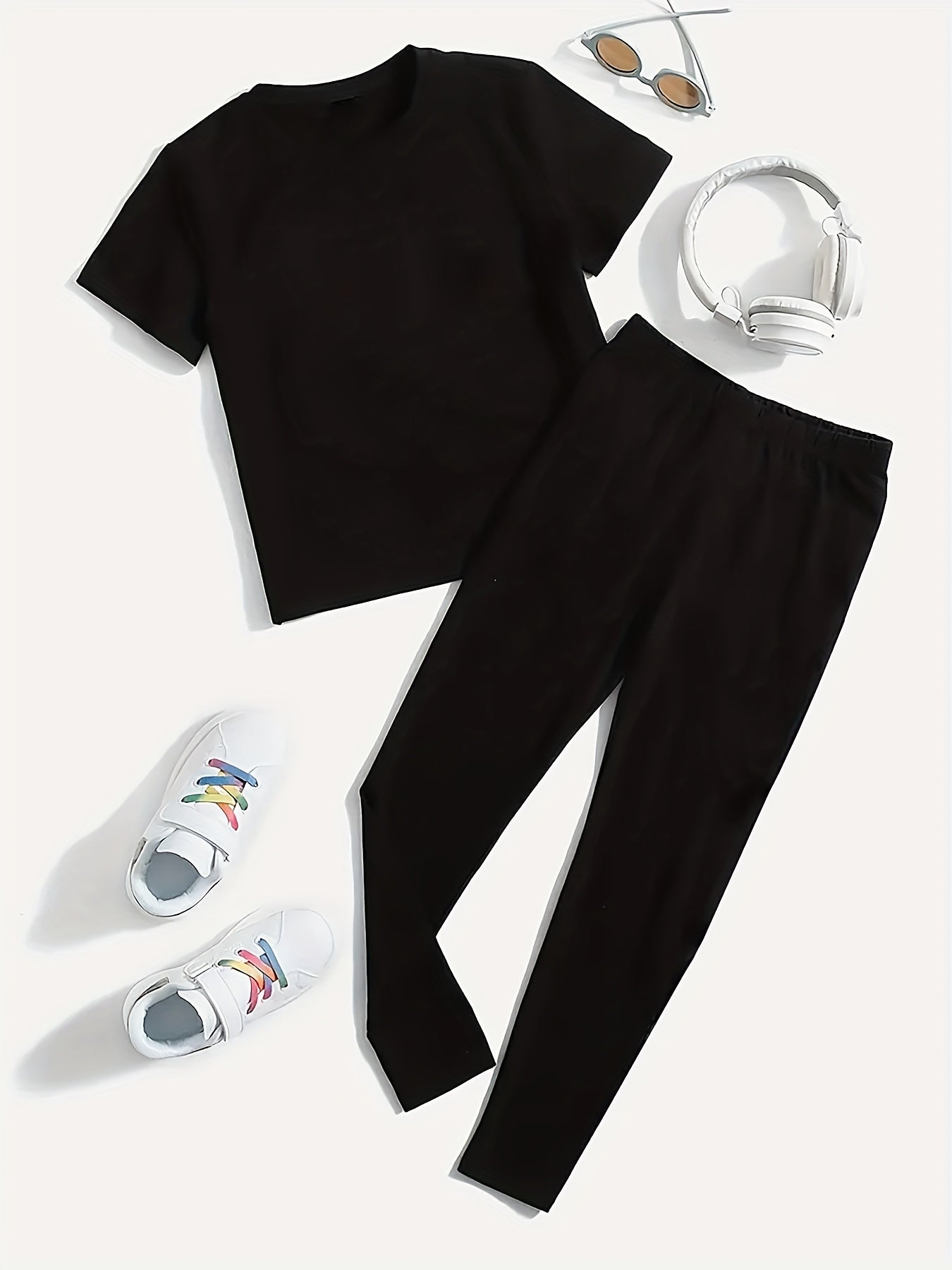 Women's Plus Size Gnomes & Snowflake Graphic Top & Leggings Set