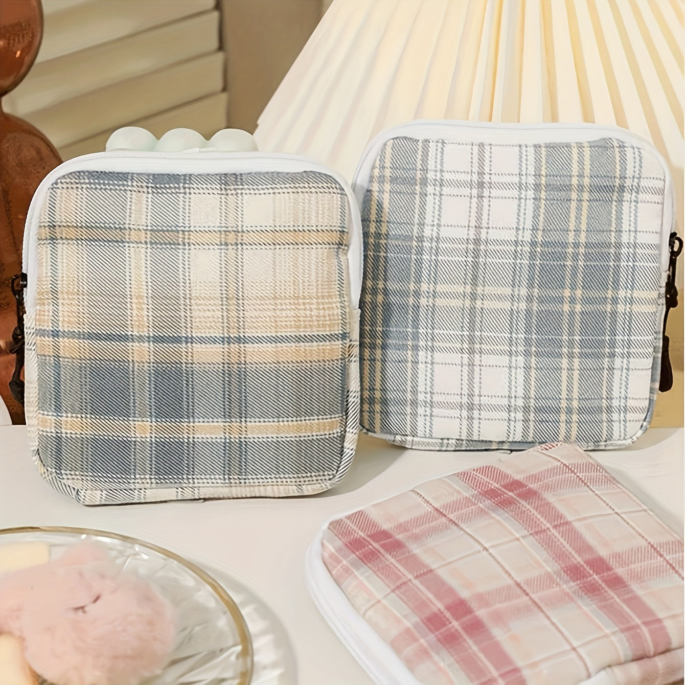 Random Napkin Storage Bag for Travel Sanitary Napkin & Tampon Storage