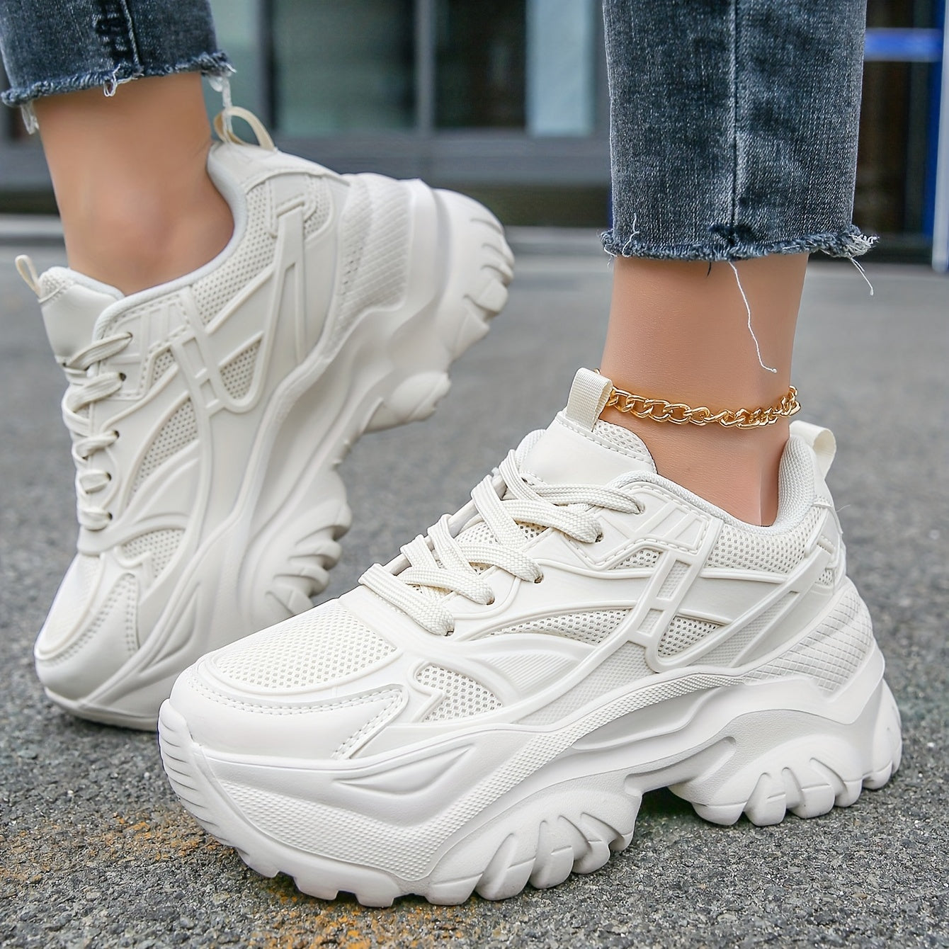 Women's Breathable Mesh Platform Sneakers Lace Up Outdoor Shoes