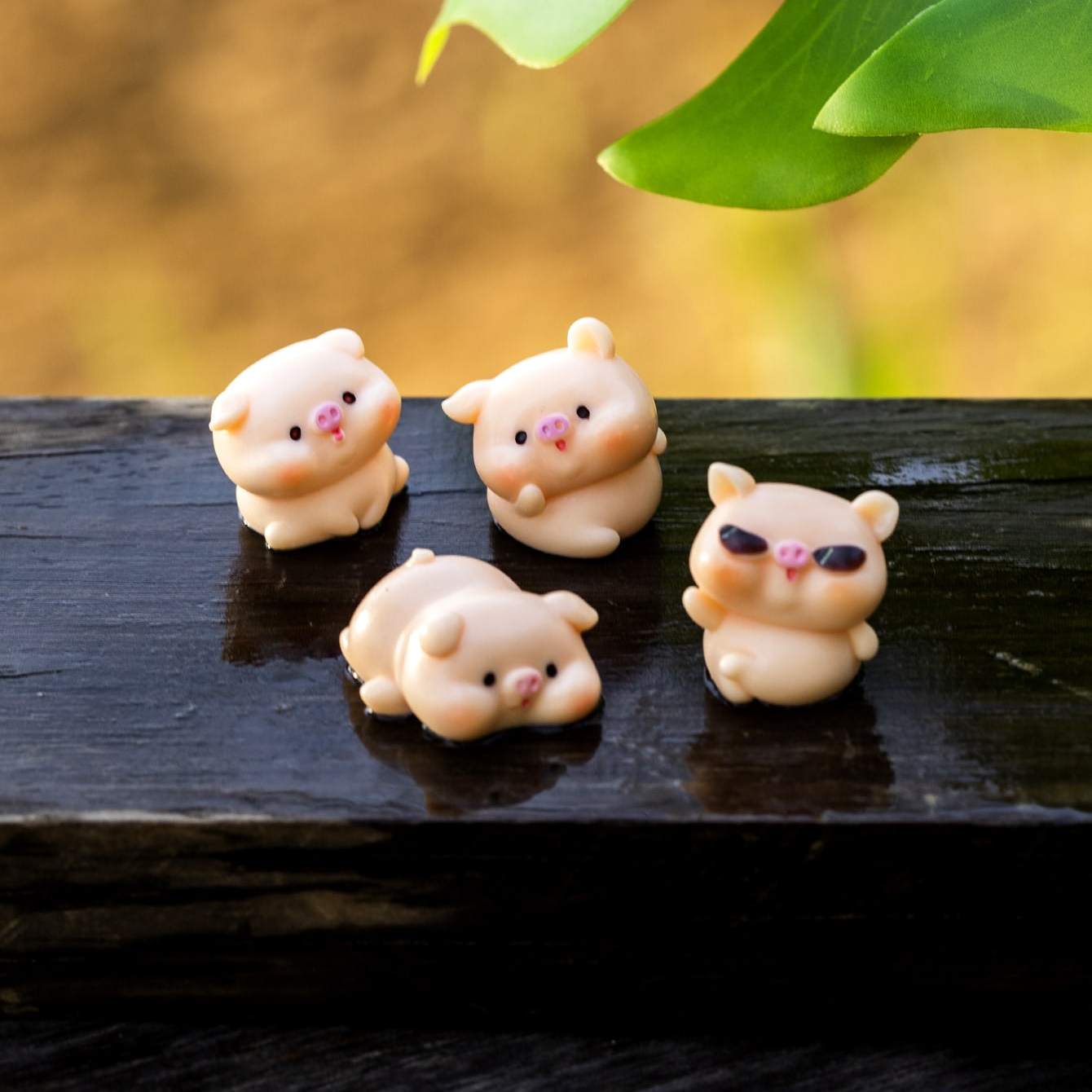 4pcs Resin Pig Ornaments DIY Tree Yard Decoration Holiday Supplies