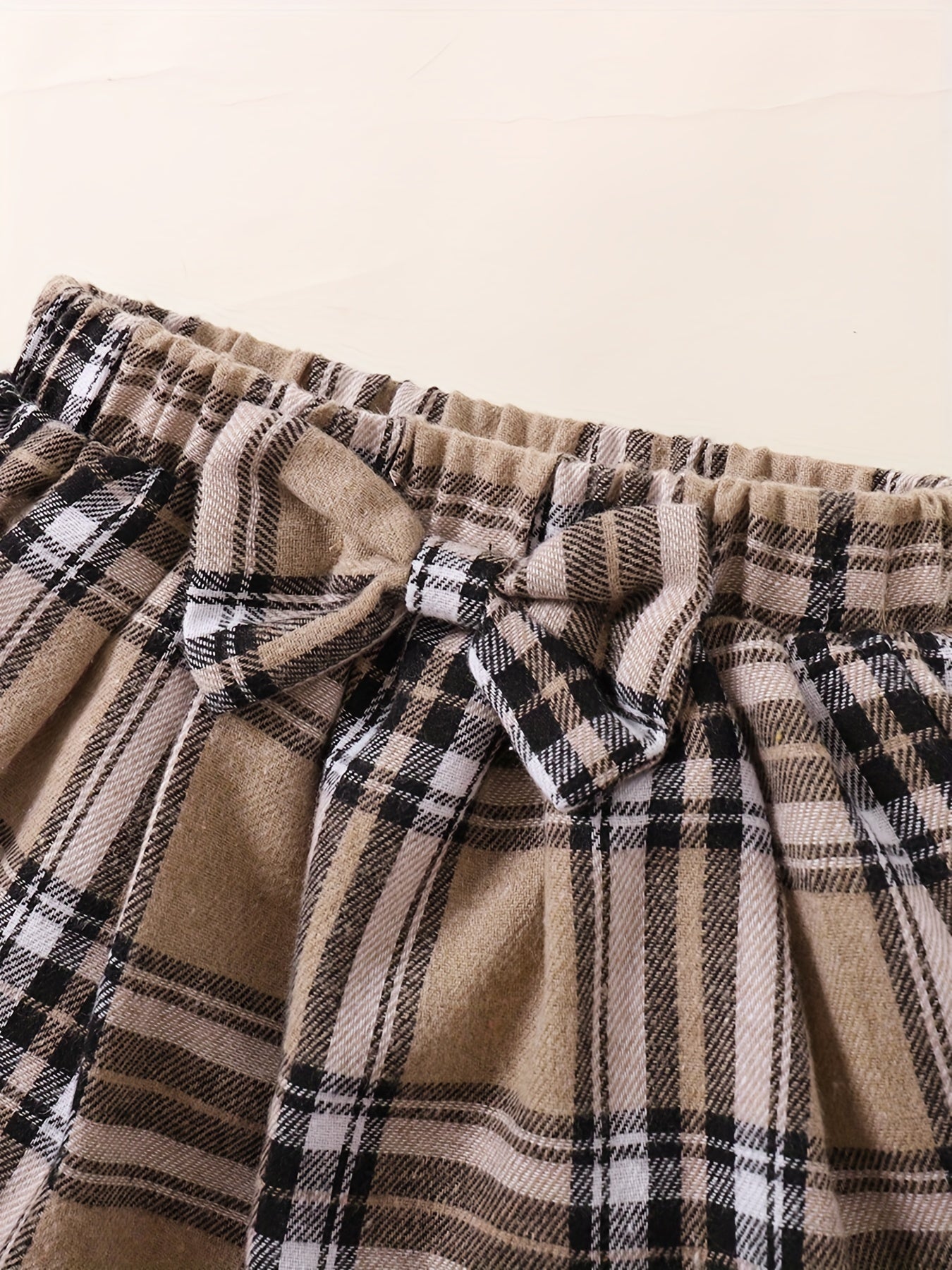 2pcs Baby Girls' Bear Graphic Collared T Shirt & Bow Plaid Skirt Set