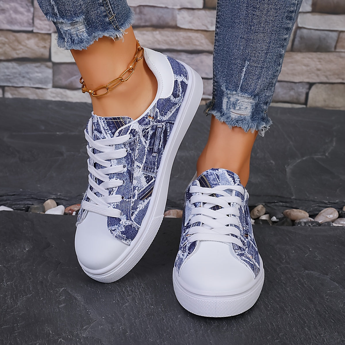 Women's Graffiti Pattern Flat Skate Shoes Breathable Non slip Outdoor Sneakers