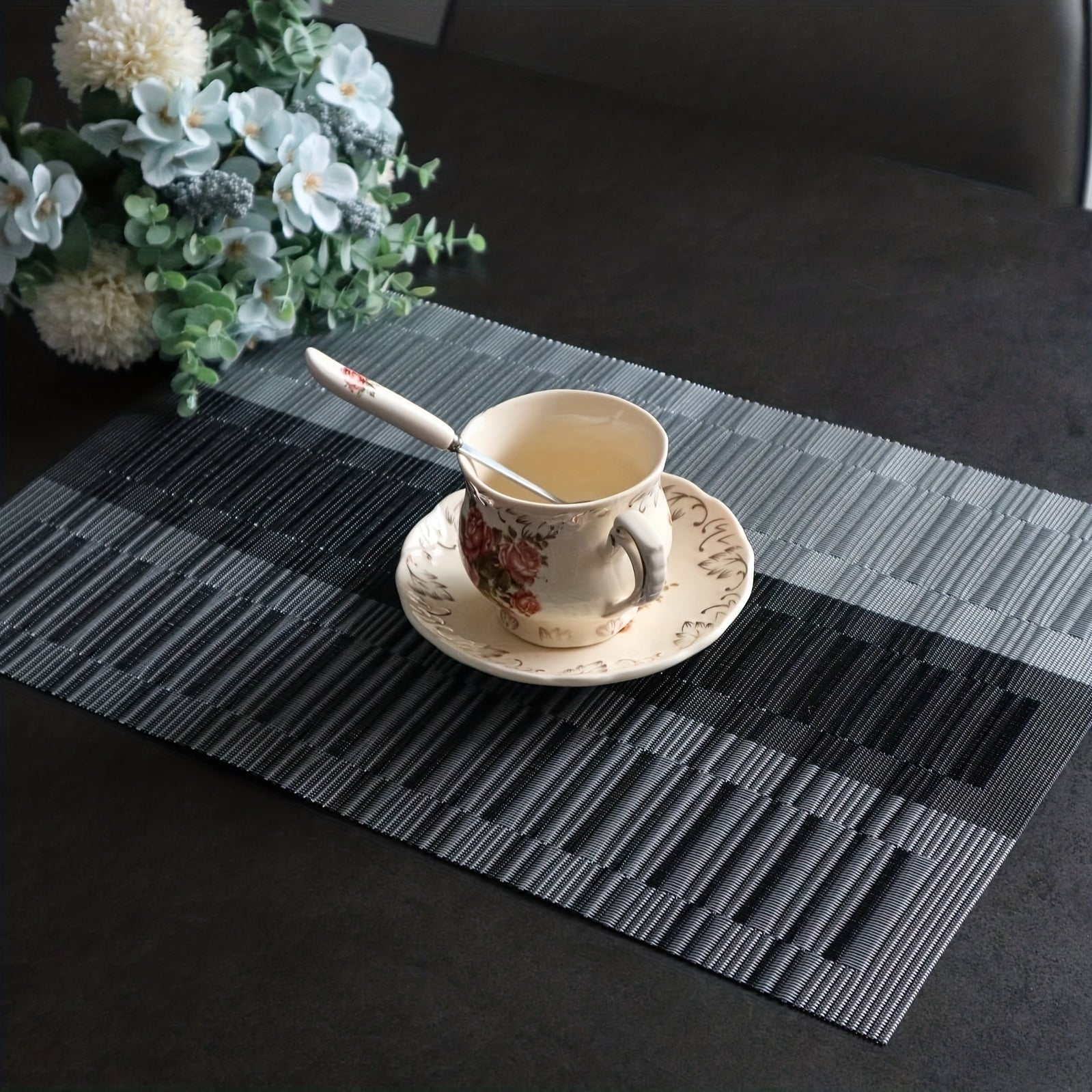 Square Placemats Set of 6 Non Slip Washable Table Mats