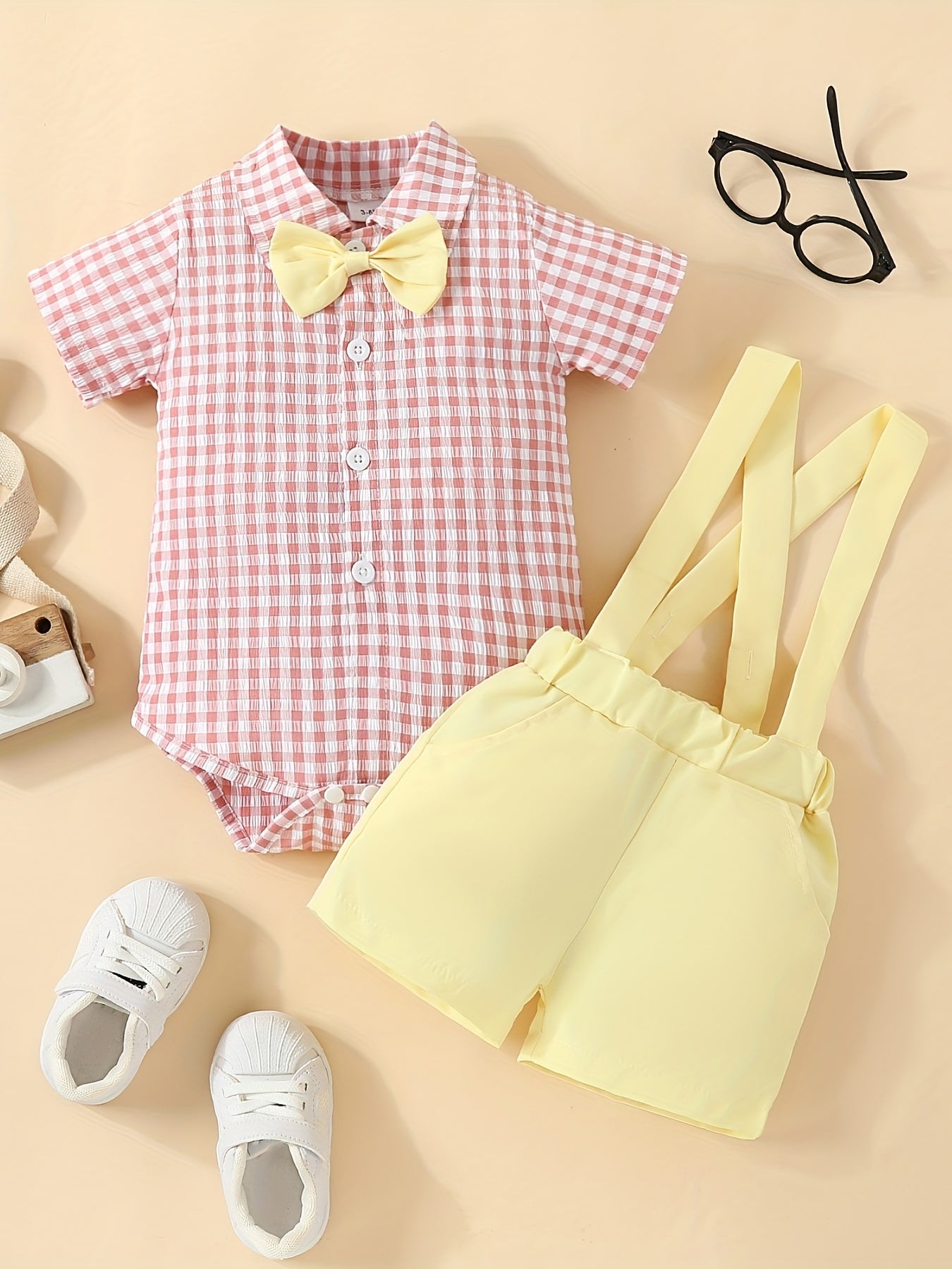 2pcs Baby Boys Plaid Bowtie Onesie & Suspender Shorts Set