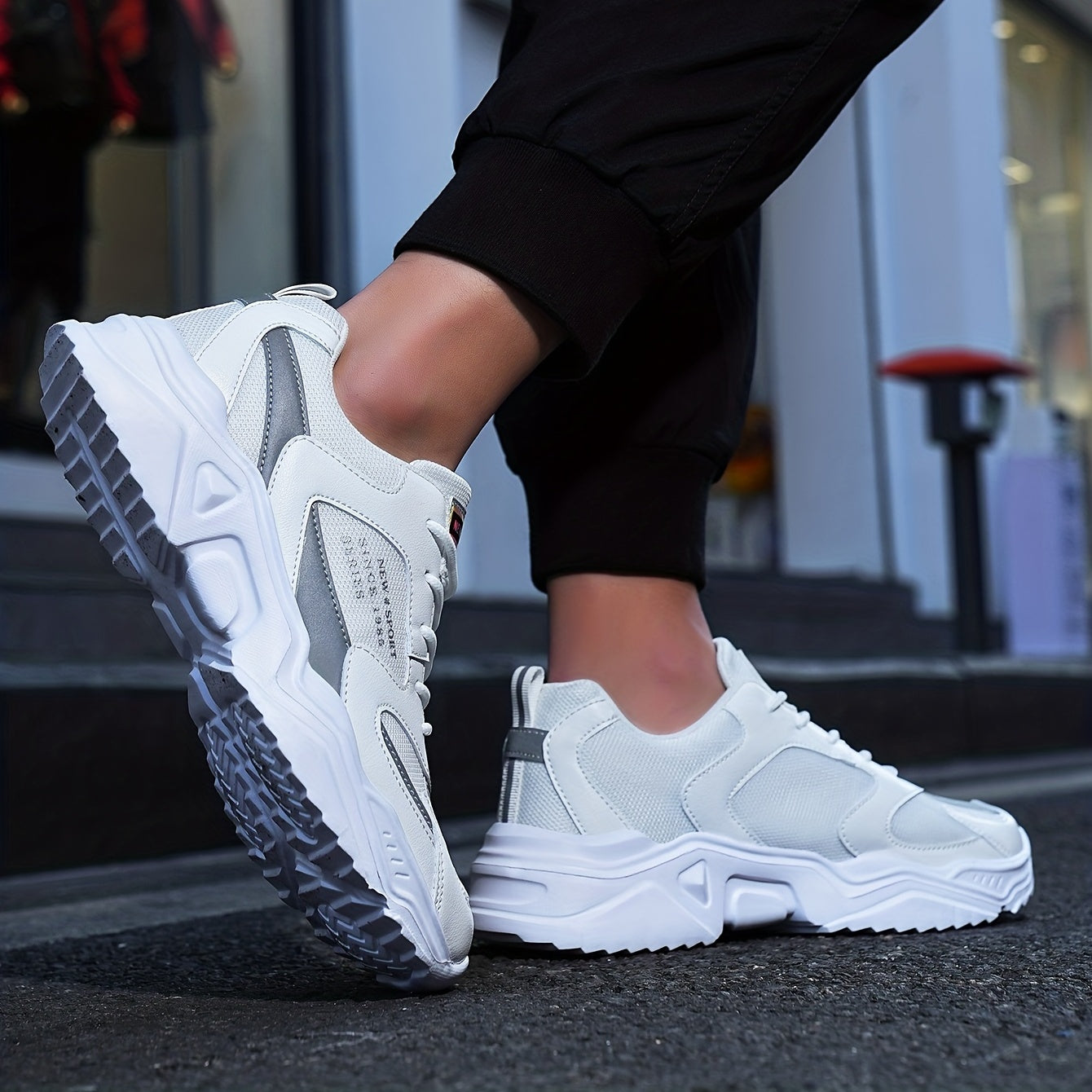 Men's Shock Absorbing Running Sneakers Breathable & Comfy for Jogging