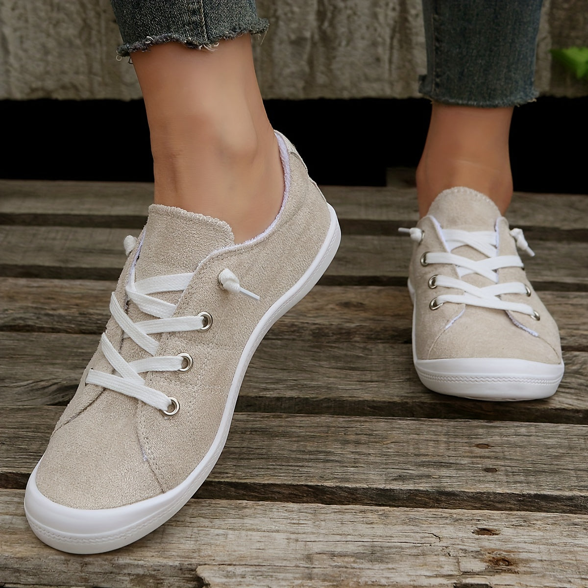 Women's Lightweight Canvas Lace Up Sneakers