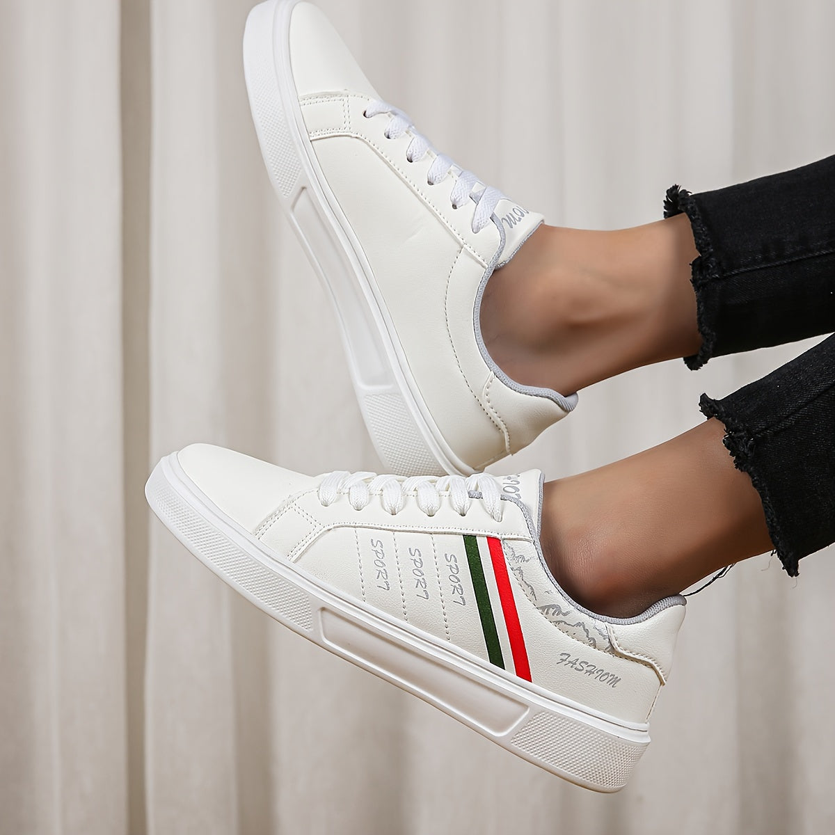 Stripes Pattern Faux Leather Skate Shoes Wear Resistance Non Slip Flat Sneakers