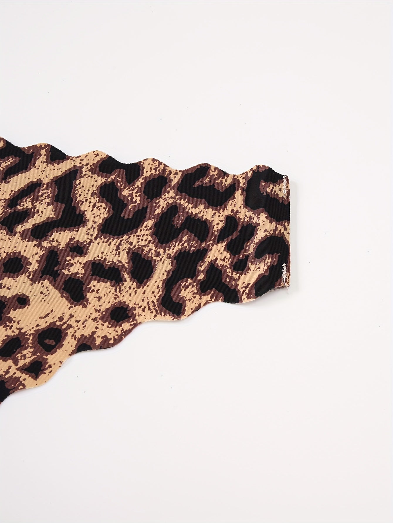 6pcs Leopard Thongs Scallop Trim Seamless & Comfy Stretchy Intimates Panties