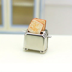 1:12 Mini Metal Toaster Dollhouse Accessory with 2 Resin Toasts