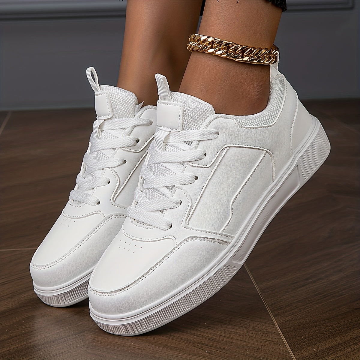Women's Lace-Up Skate Shoes Lightweight Outdoor Sneakers