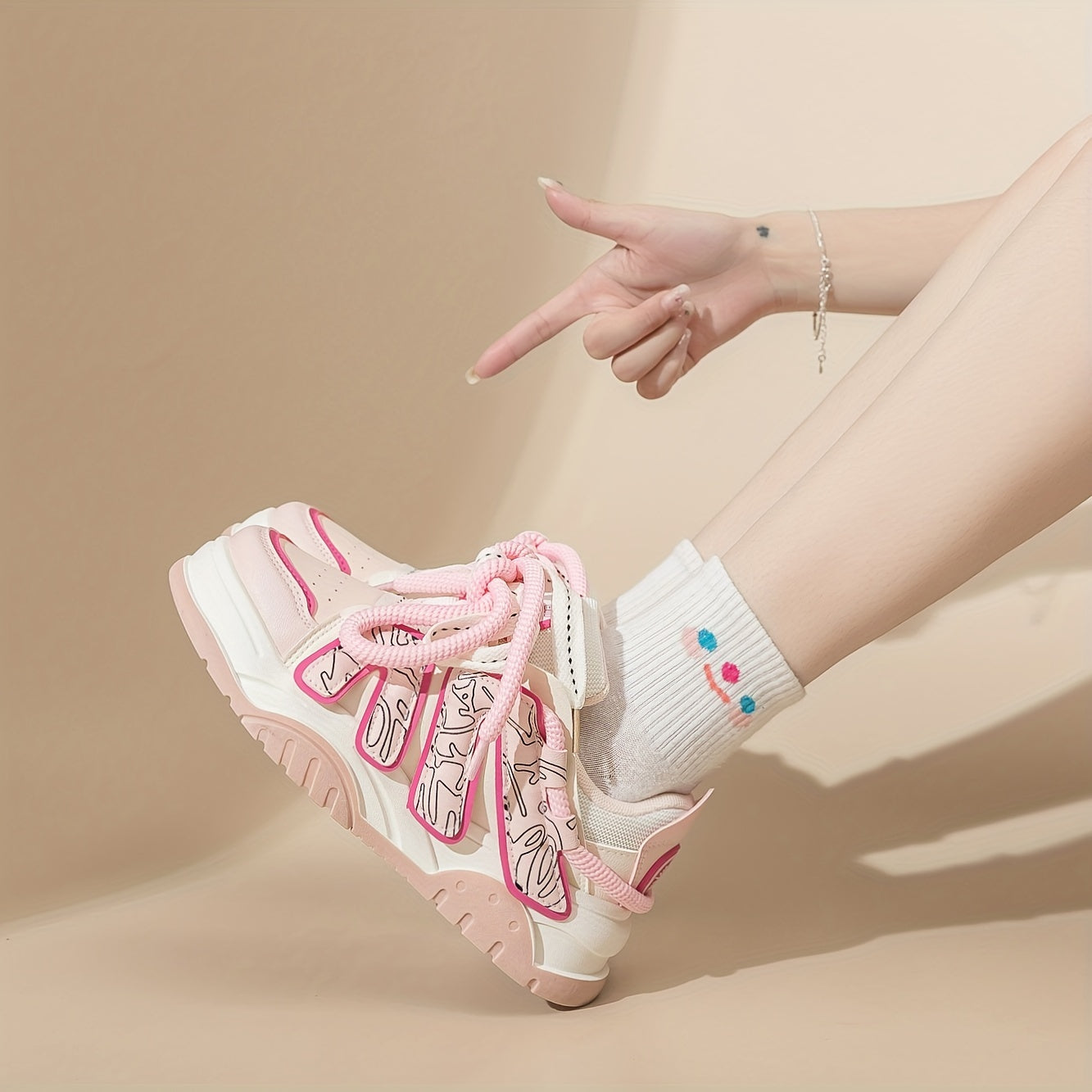 Women's Letter Patched Low Skate Shoes Platform Casual Sneakers