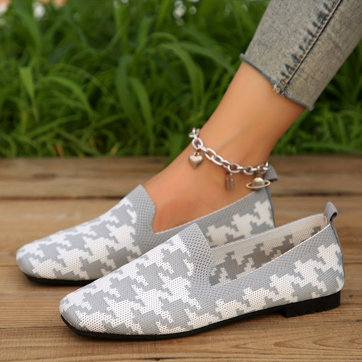 Women's Breathable Mesh Sneakers Square Toe Flat Shoes Lightweight Walking Shoes