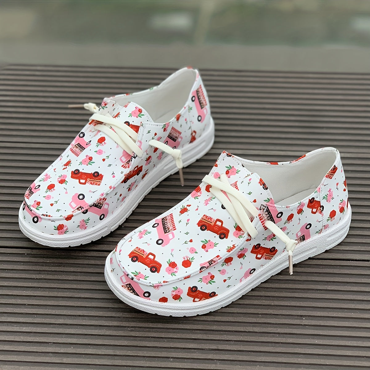 Skate Shoes with Cartoon Pattern & Rose On Upper