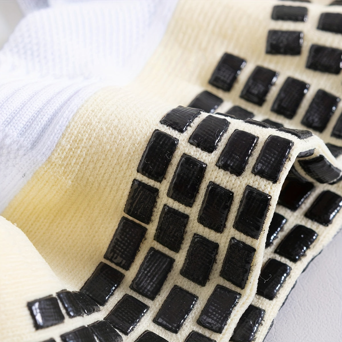 Athletic Crew Socks Breathable Deodorant Non-slip Grip