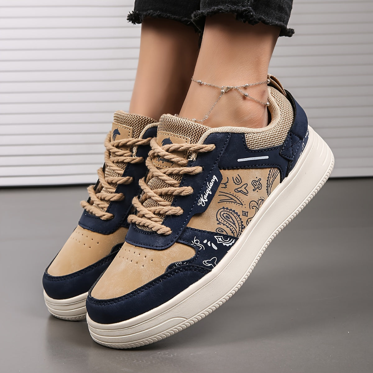Retro Graphic Print Block Skate Shoes Flat Breathable Sneakers