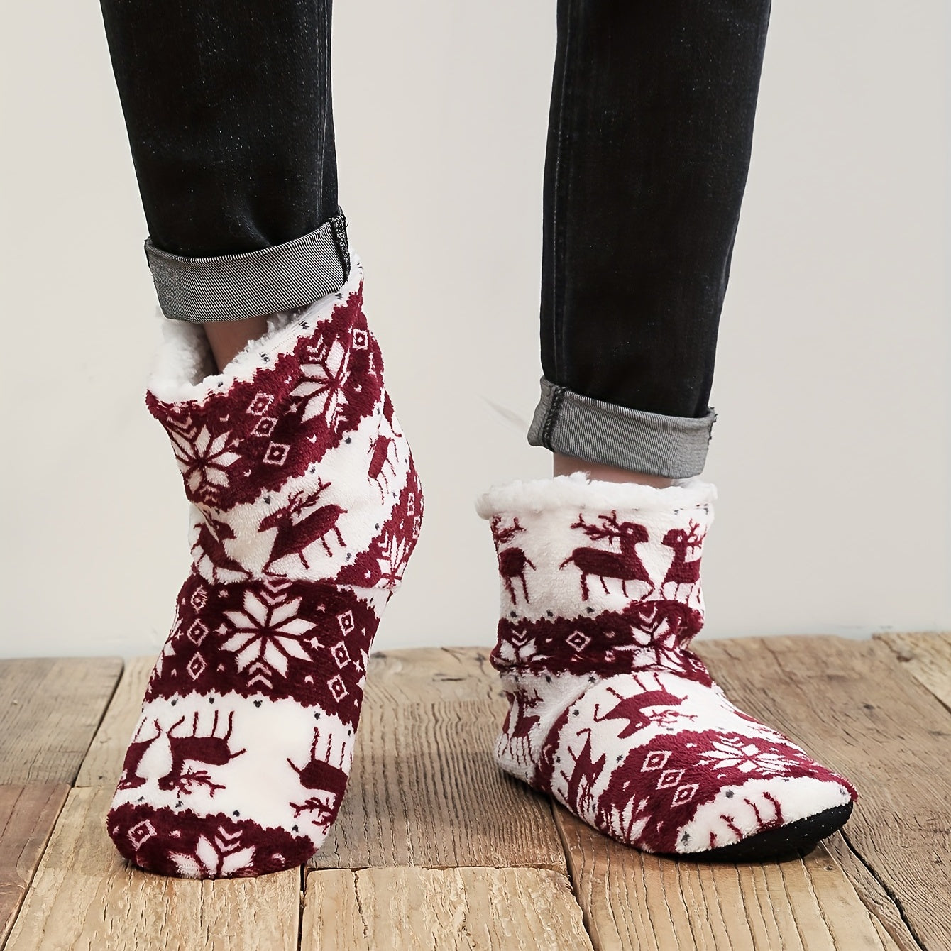 Reindeer & Snowflake Pattern Plush House Slippers for Men