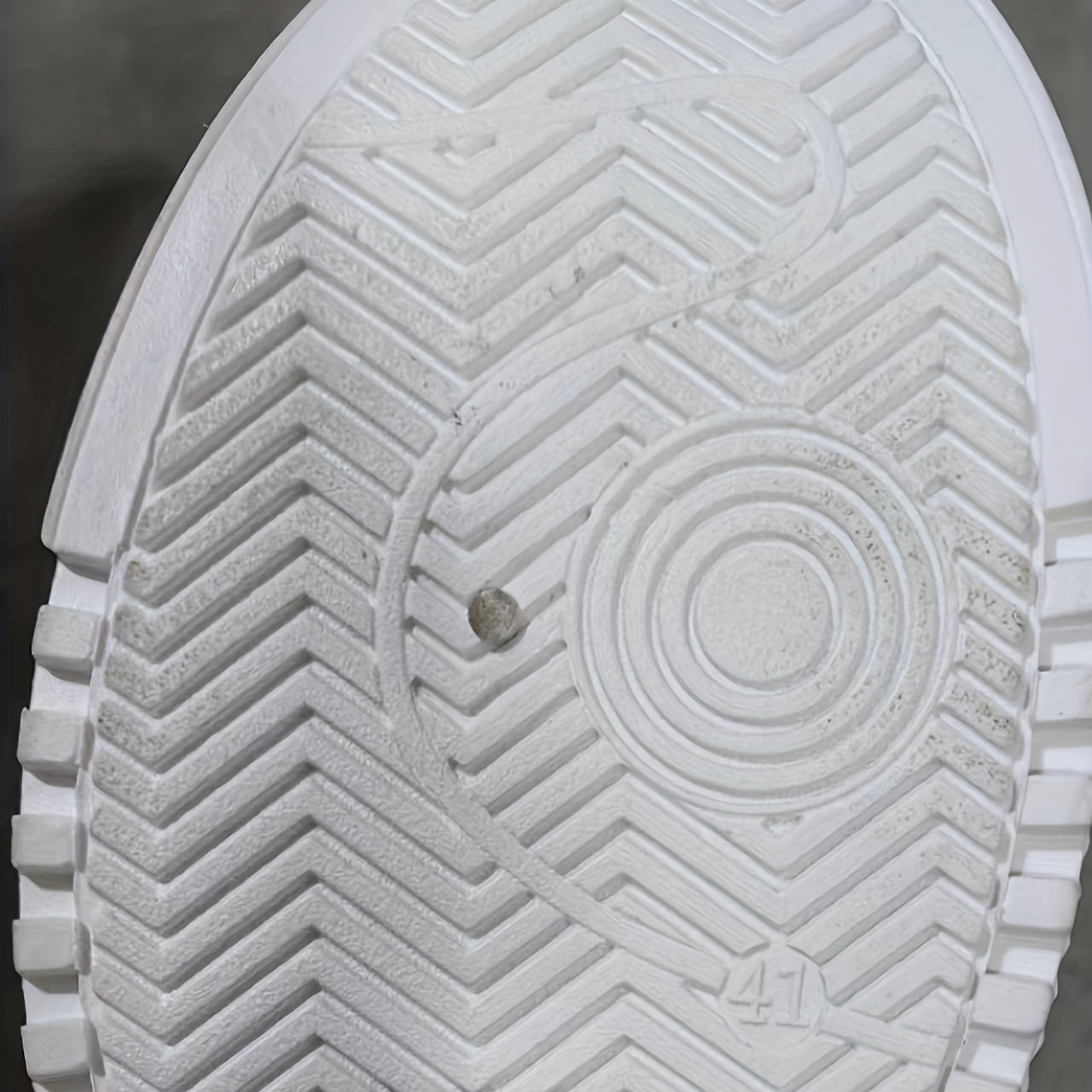 Men's Graphic Skate Shoes Lace-up Sneakers