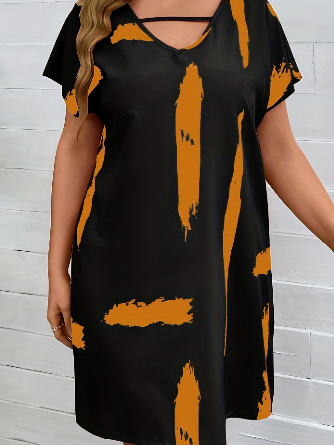 Brush Print Cut Out Bat Sleeve Tee Dress