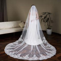 Vintage Wedding Veil Bridal Trail with Floral Lace Edge