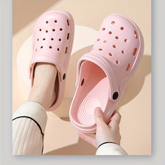 Men's Closed Toe Clogs Slip-On Sandals Soft Sole Walking Shoes