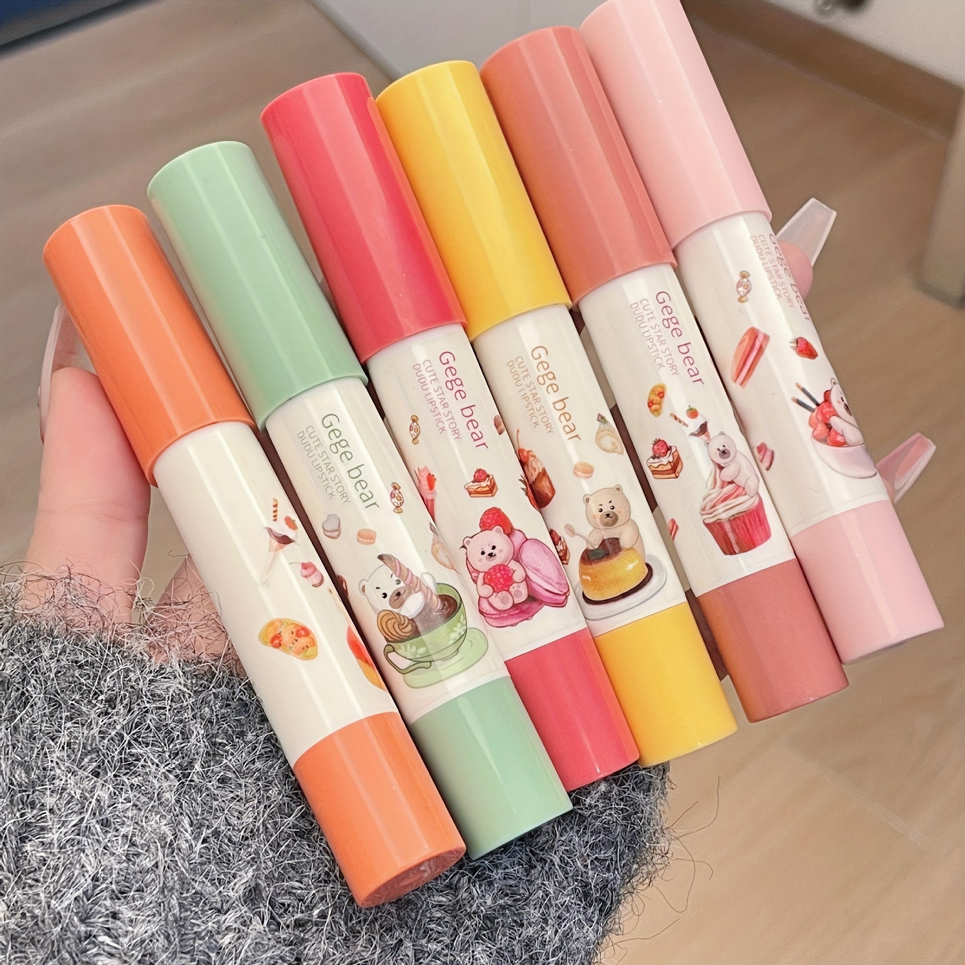 6-Color Moisturizing Lipstick with Lustrous Finish - Long Lasting