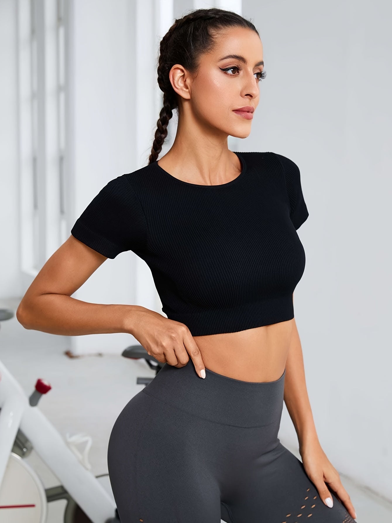 Solid Short Sleeves Crop Tops Quick Drying Round Neck T shirt Women's Activewear