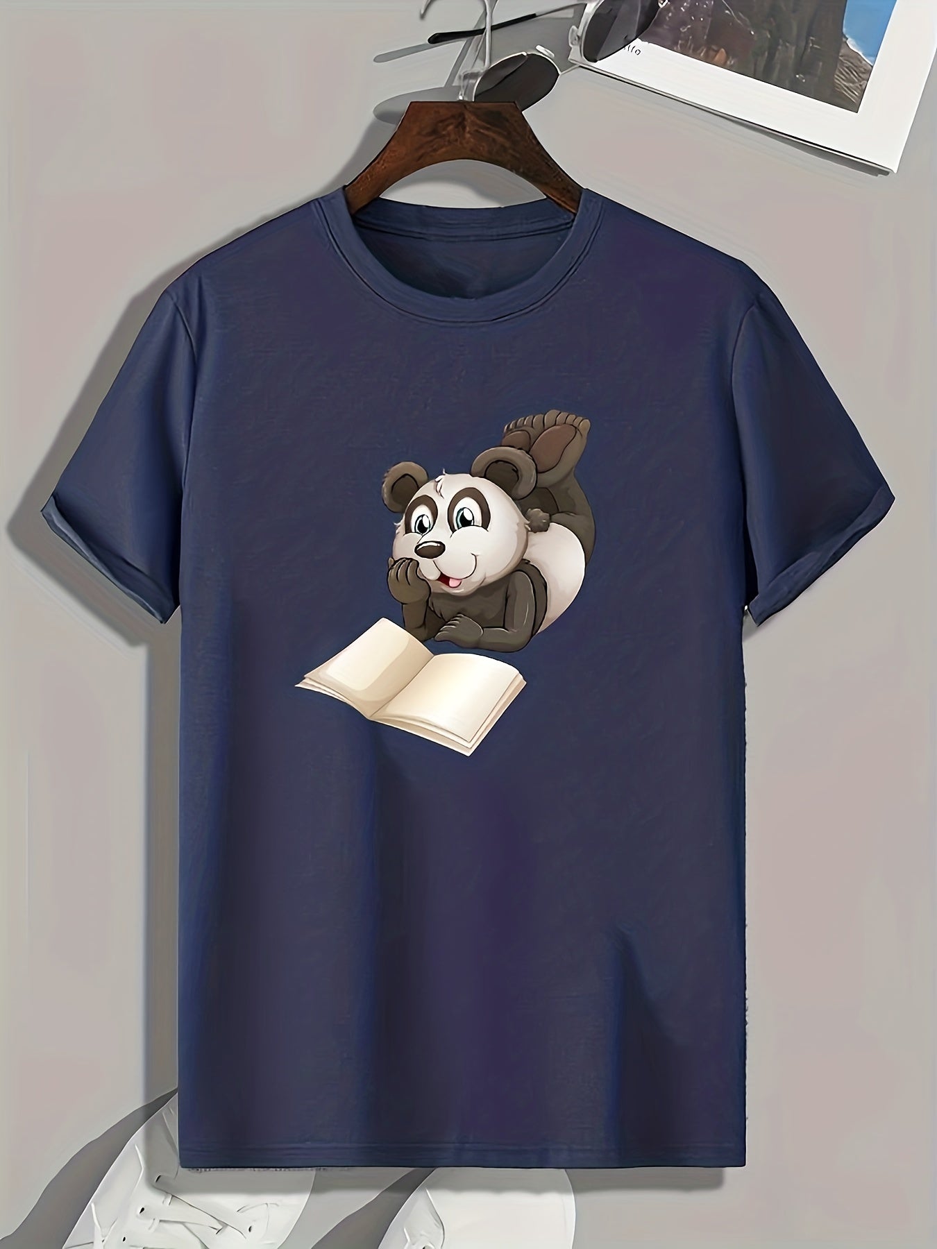 Panda Reading Books Print Men's Sports T-shirt