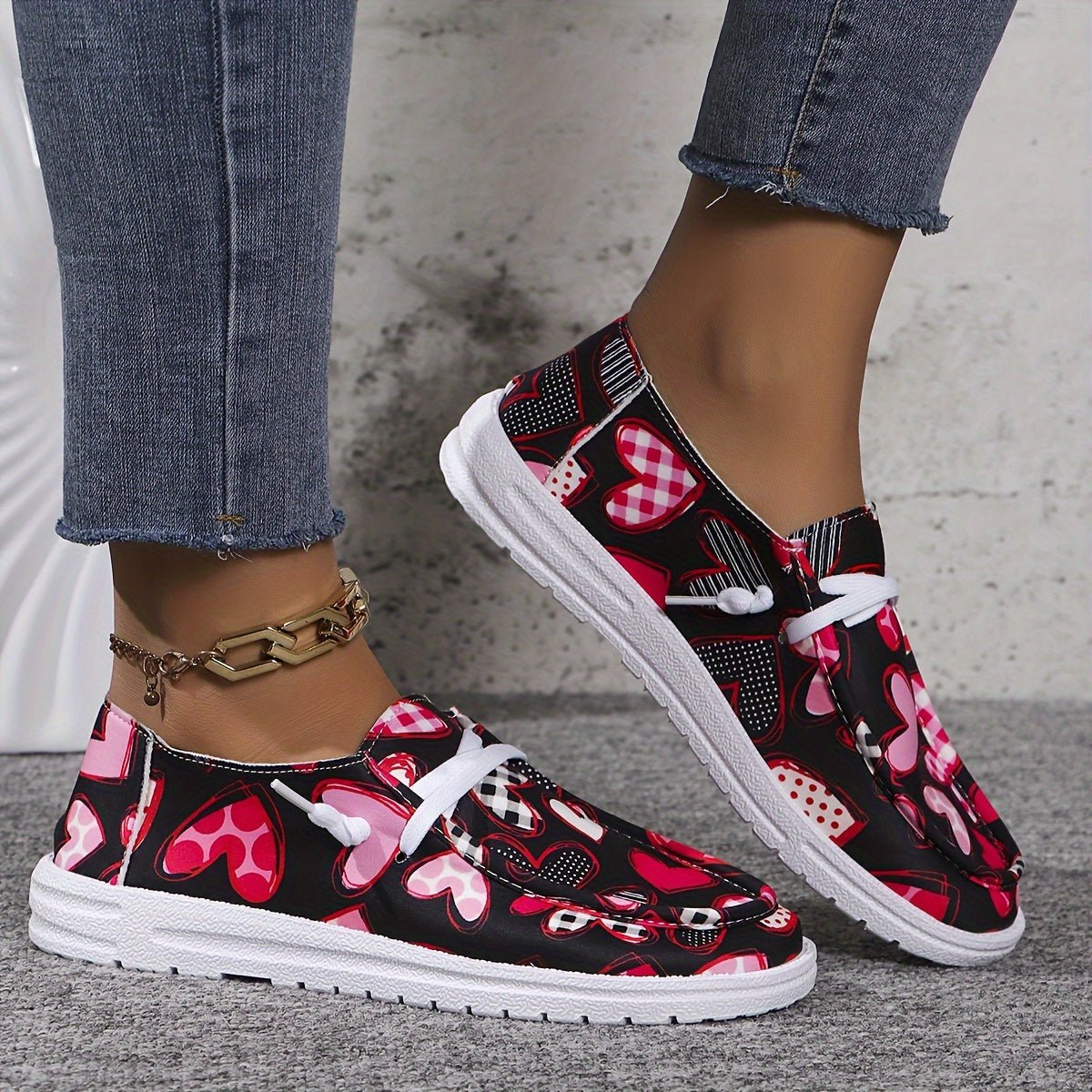 Love Heart Pattern Flat Shoes Women's Casual Lightweight Walking Shoes
