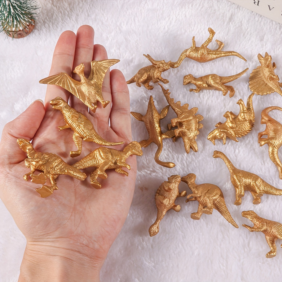 32pcs Mini Metallic Golden Dinosaur Figurine Toys Dino Party Supplies Cake