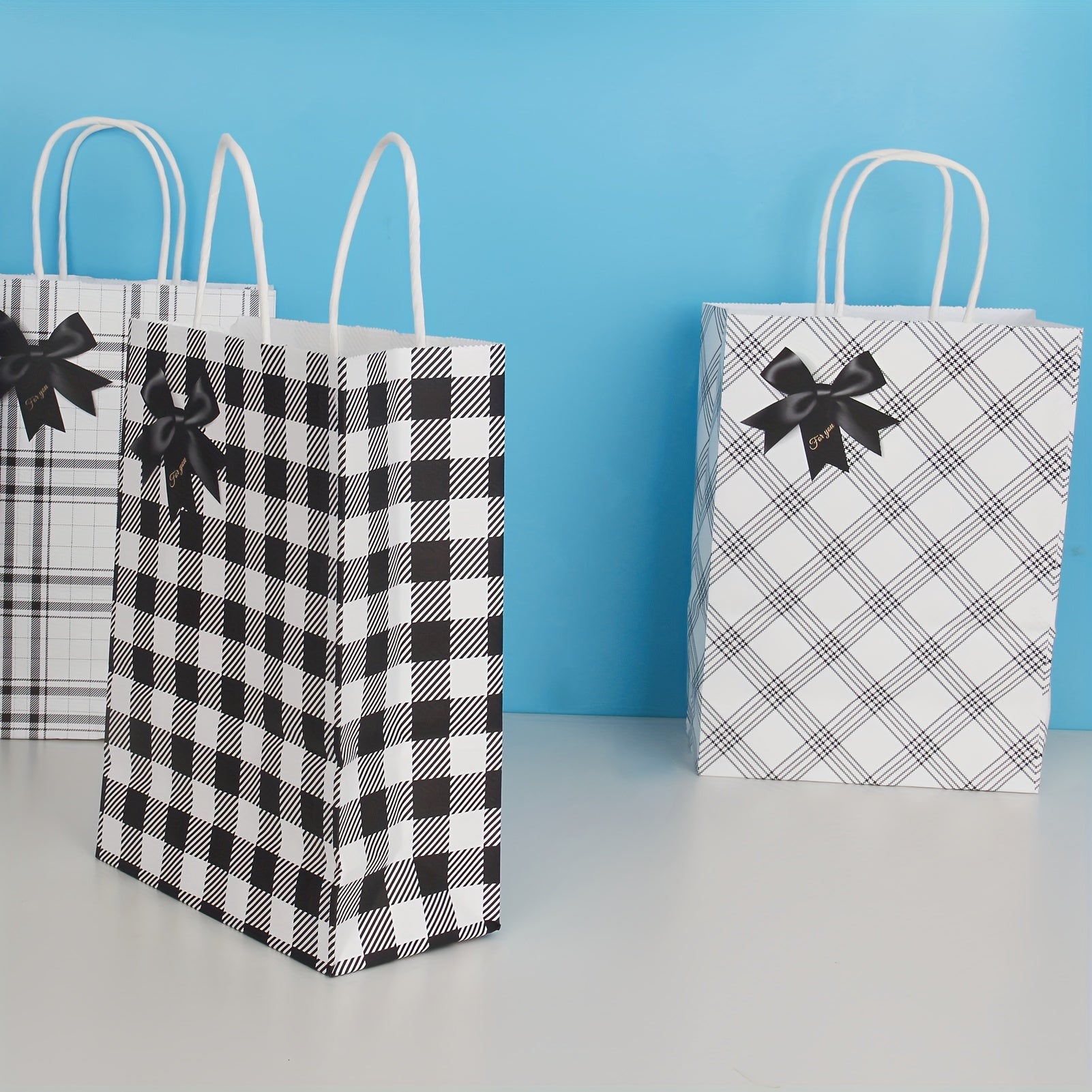 8pcs Plaid Gift Bags with Handle for Christmas Party Wedding Birthday Favor Bags