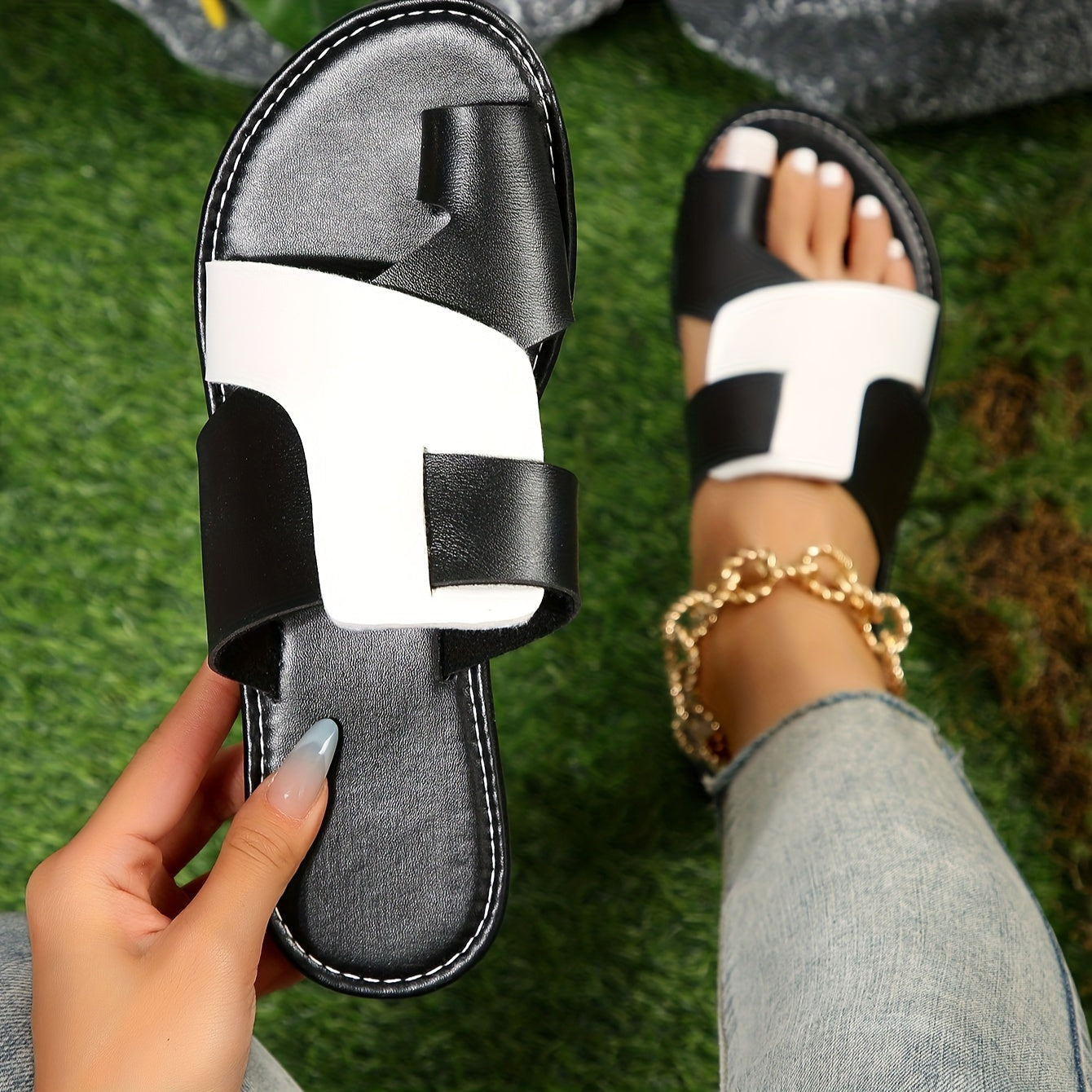 Women's Cross Strap Slippers Faux Leather Flat Beach Shoes