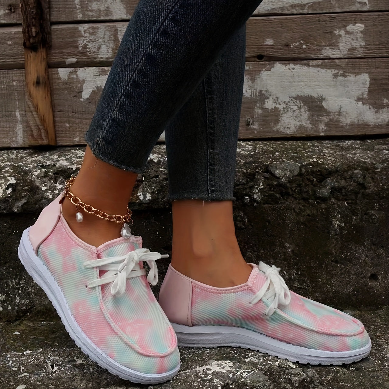 Women's Lightweight Mesh Sneakers Casual Lace Up Outdoor Shoes