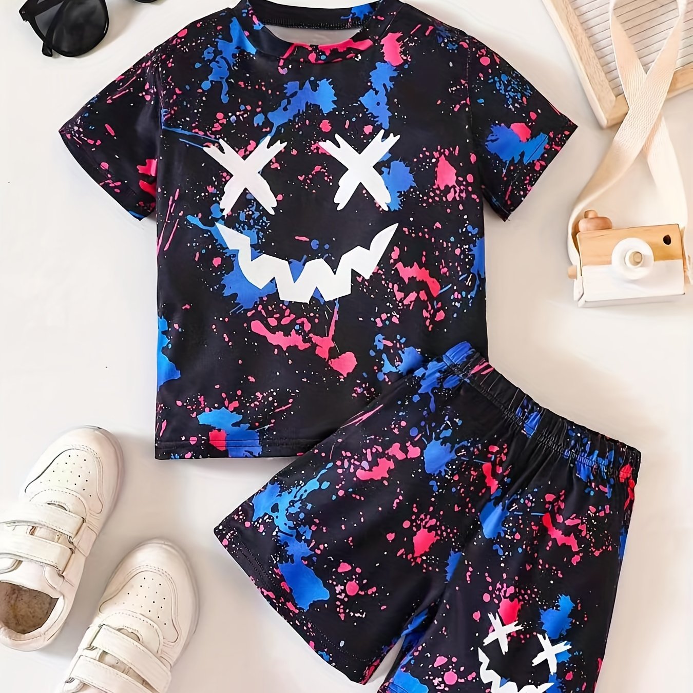 Boy's Cartoon & Smile Graphics 2PC Short Sleeve T Shirt & Shorts Set