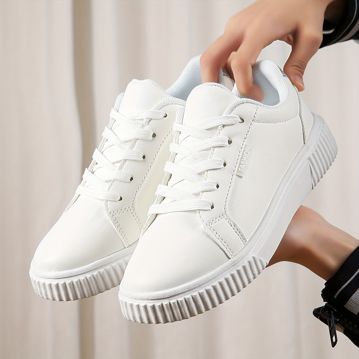 Women's Solid Skate Shoes Casual Non slip Outdoor Sports Comfortable Shoes