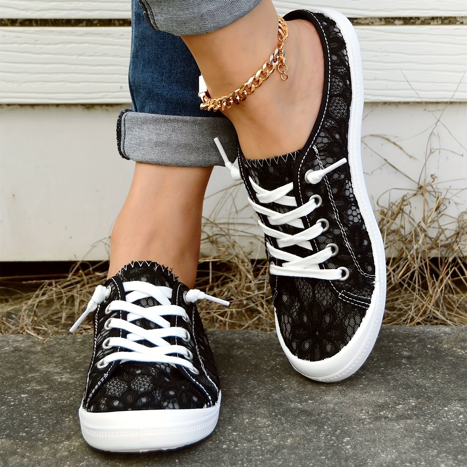 Women's Lace Canvas Shoes Round Toe Low Top