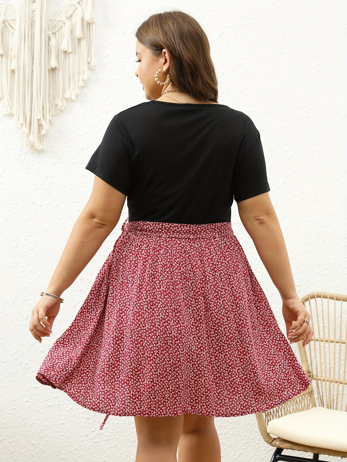 Colorblock Ditsy Print Round Neck Dress With Belt
