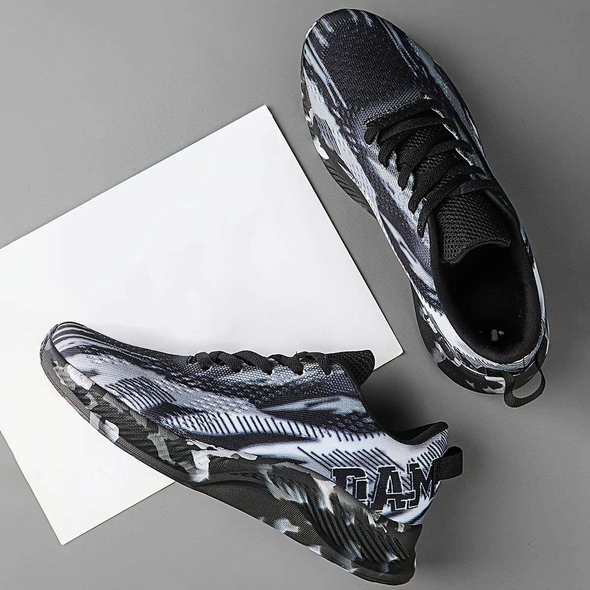 Men's Breathable Running Shoes Lightweight Outdoor Mesh Sneakers
