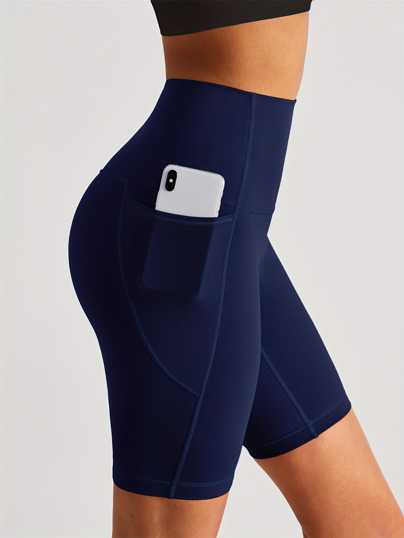 Seamless Hip Lifting Yoga Sports Shorts With Pocket