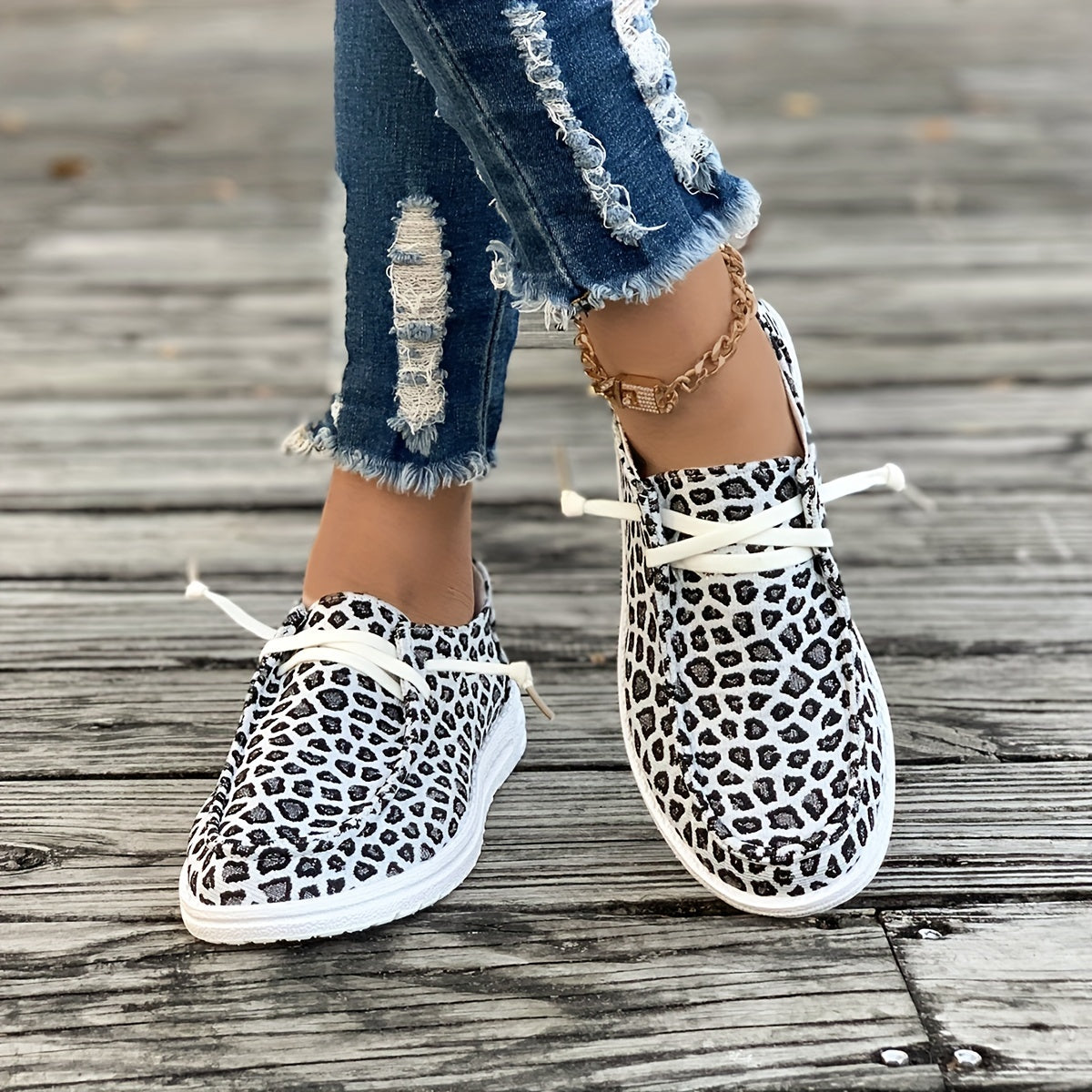 Leopard Print Skateboard Shoes Women Flat Lace-Up Canvas Sneakers