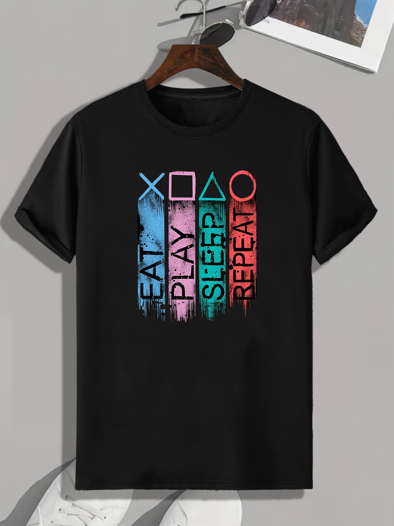 Geometry and Letters Print Men's Graphic Tee for Summer