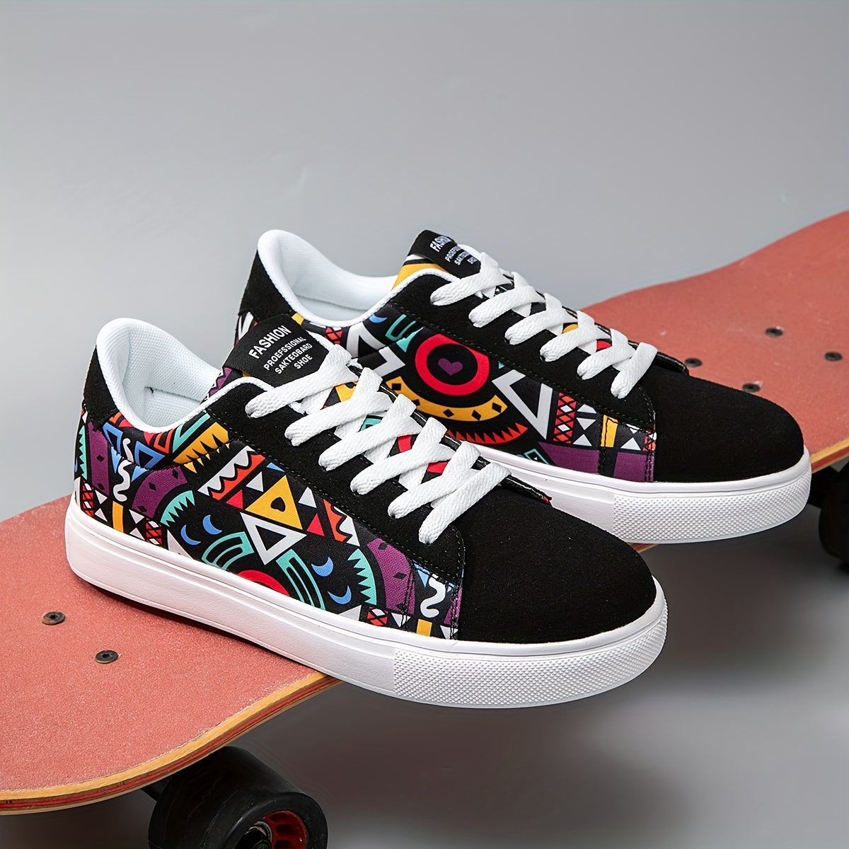 Men's Street Style Skate Shoes Comfy Non Slip Casual Lace Up Sneakers