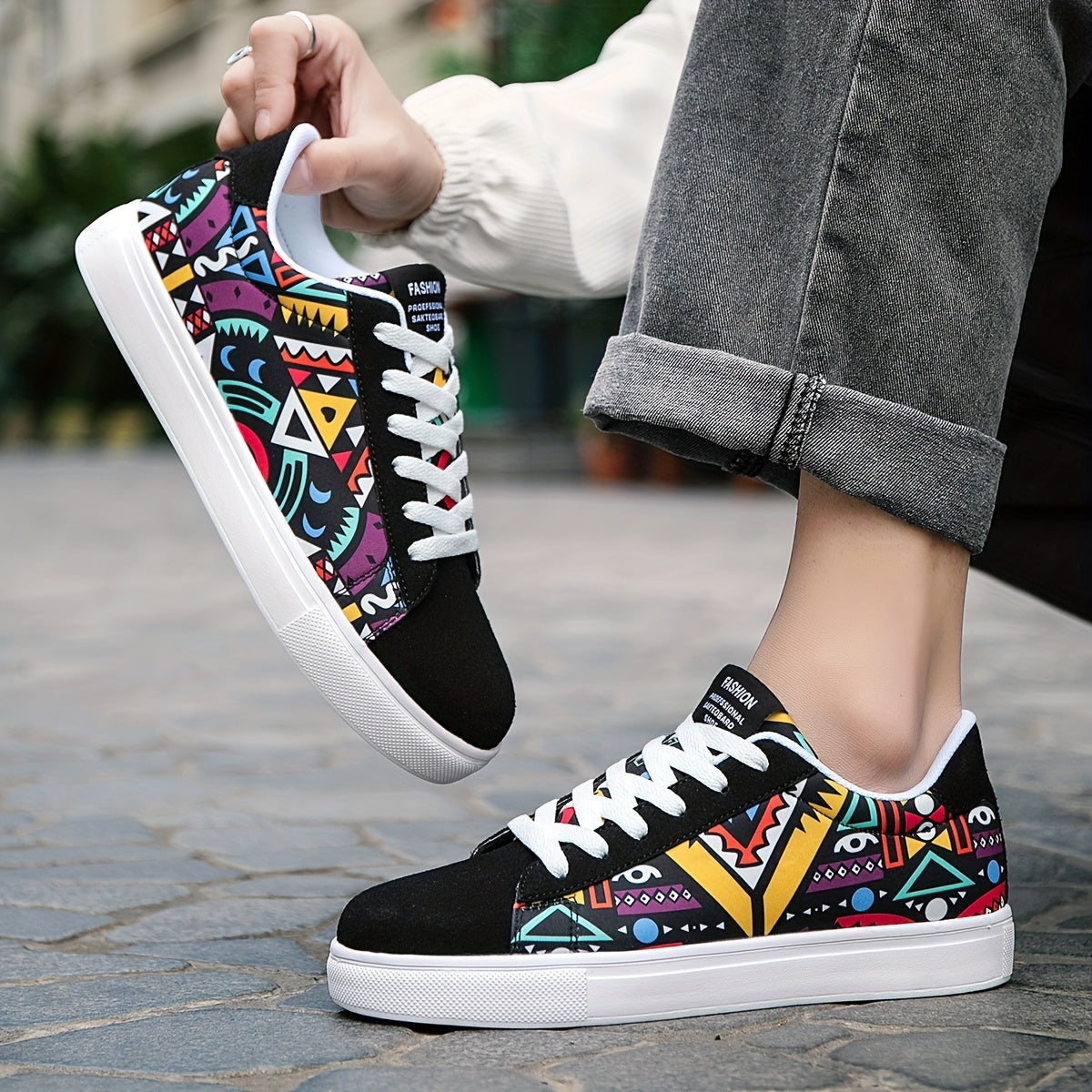 Men's Street Style Skate Shoes Comfy Non Slip Casual Lace Up Sneakers
