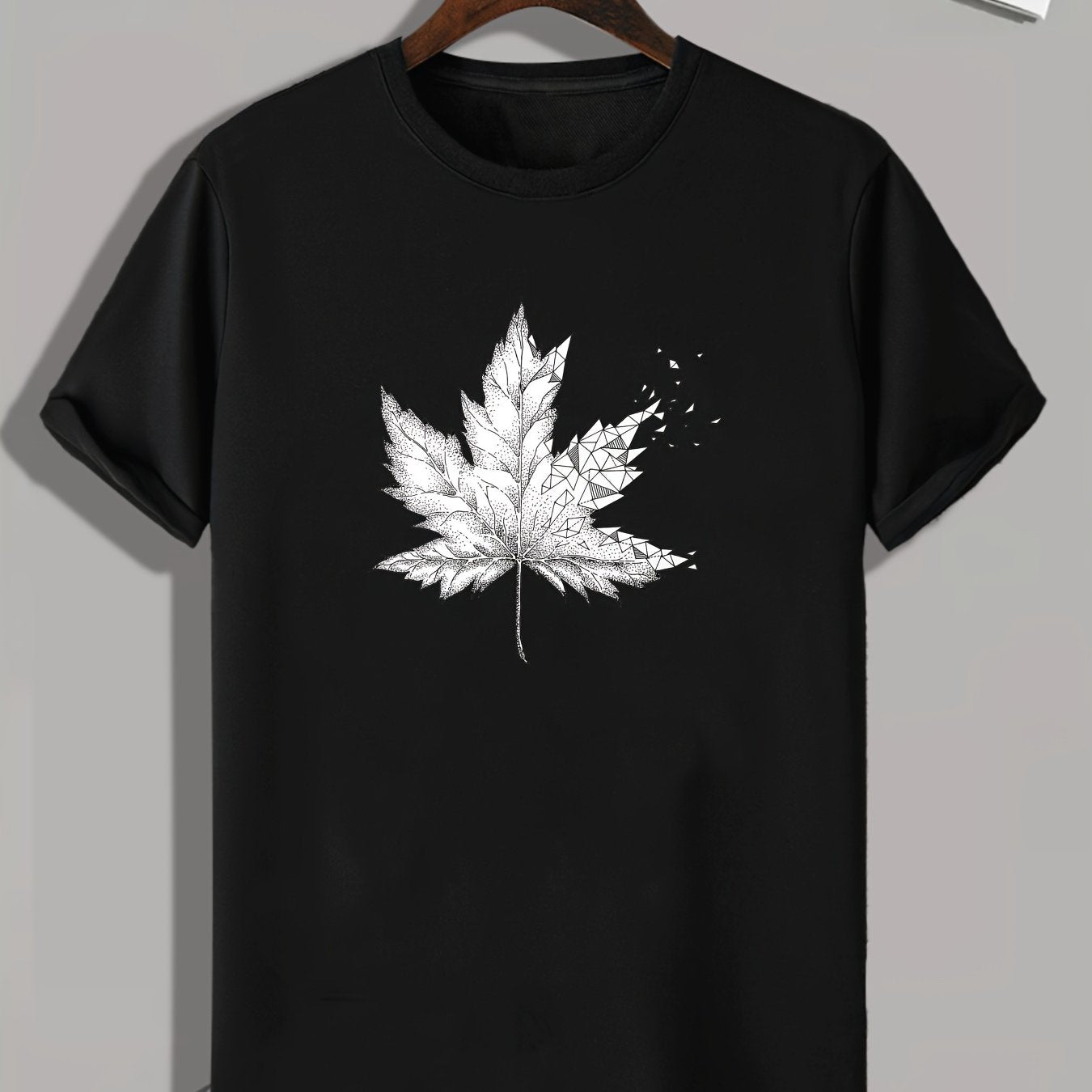 Mapel Leaf Print Men's Comfy T-shirt for Outdoor Summer
