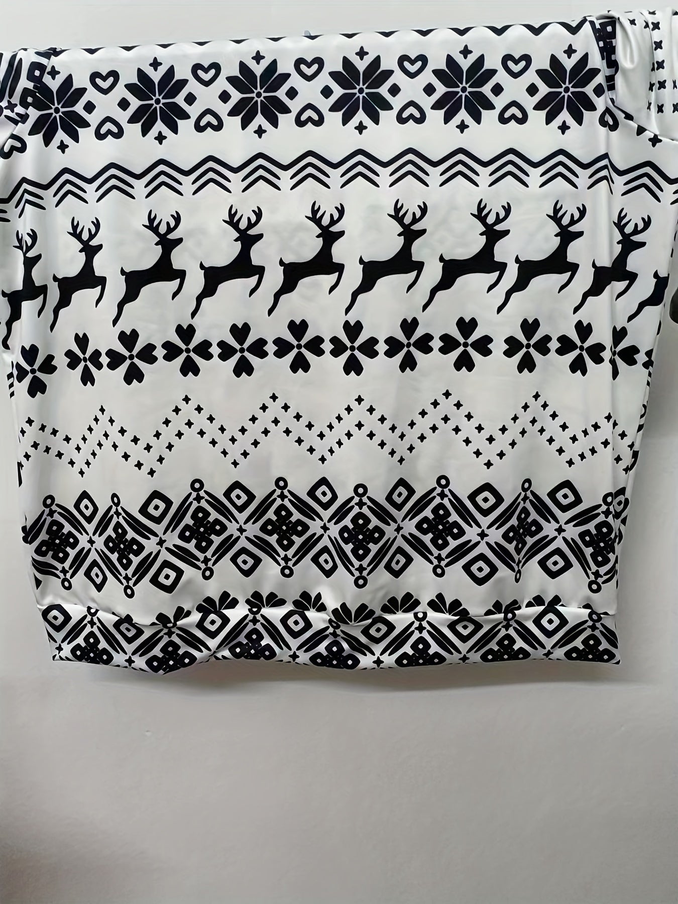 Christmas Sports Top Women's Plus Deer & Geo Print Pullover