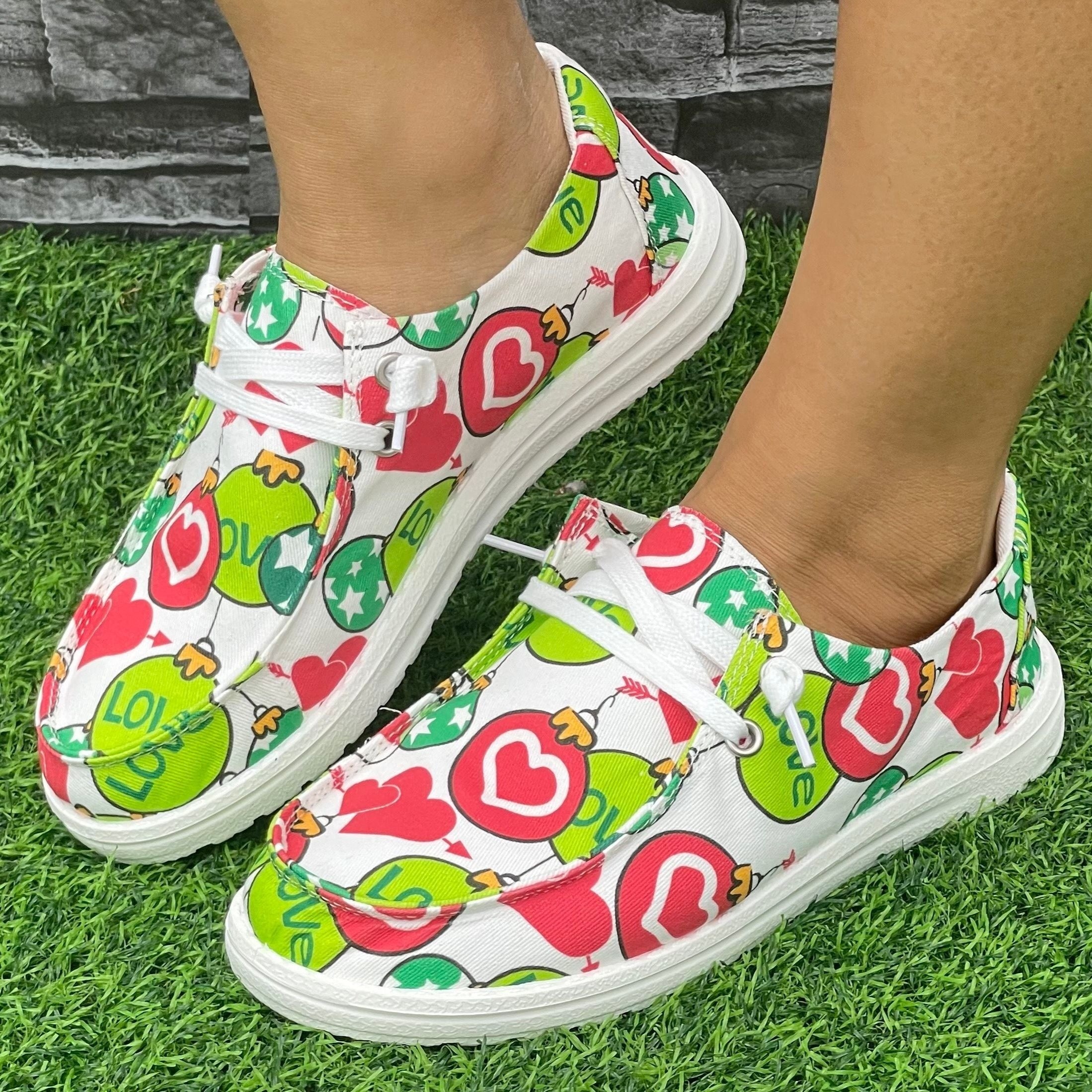 Women's Love Heart Slip On Shoes Flat Skateboard Lightweight Walking Shoes