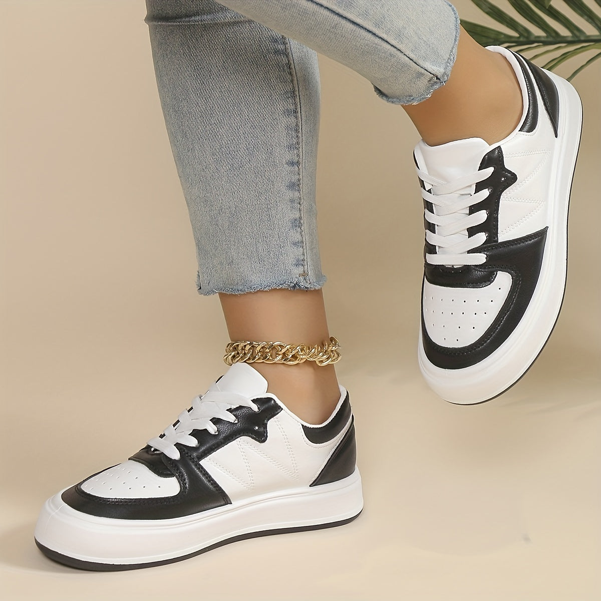 Women's Breathable Skate Shoes Casual Lace Up Outdoor Shoes