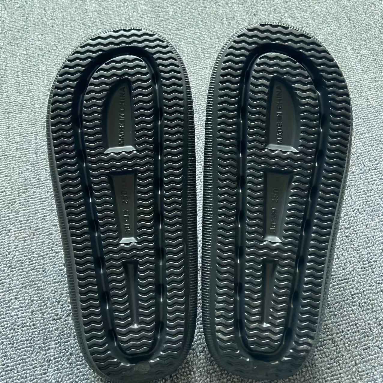 Men's Lightweight Pillow Slippers for Indoor Outdoor Shower Bathroom