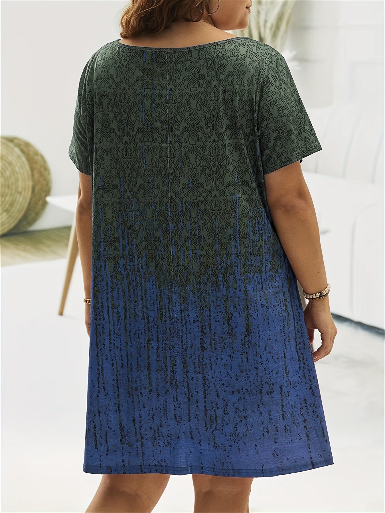 Plus Size Colorblock Baroque Print V Neck Short Sleeve Tee Dress