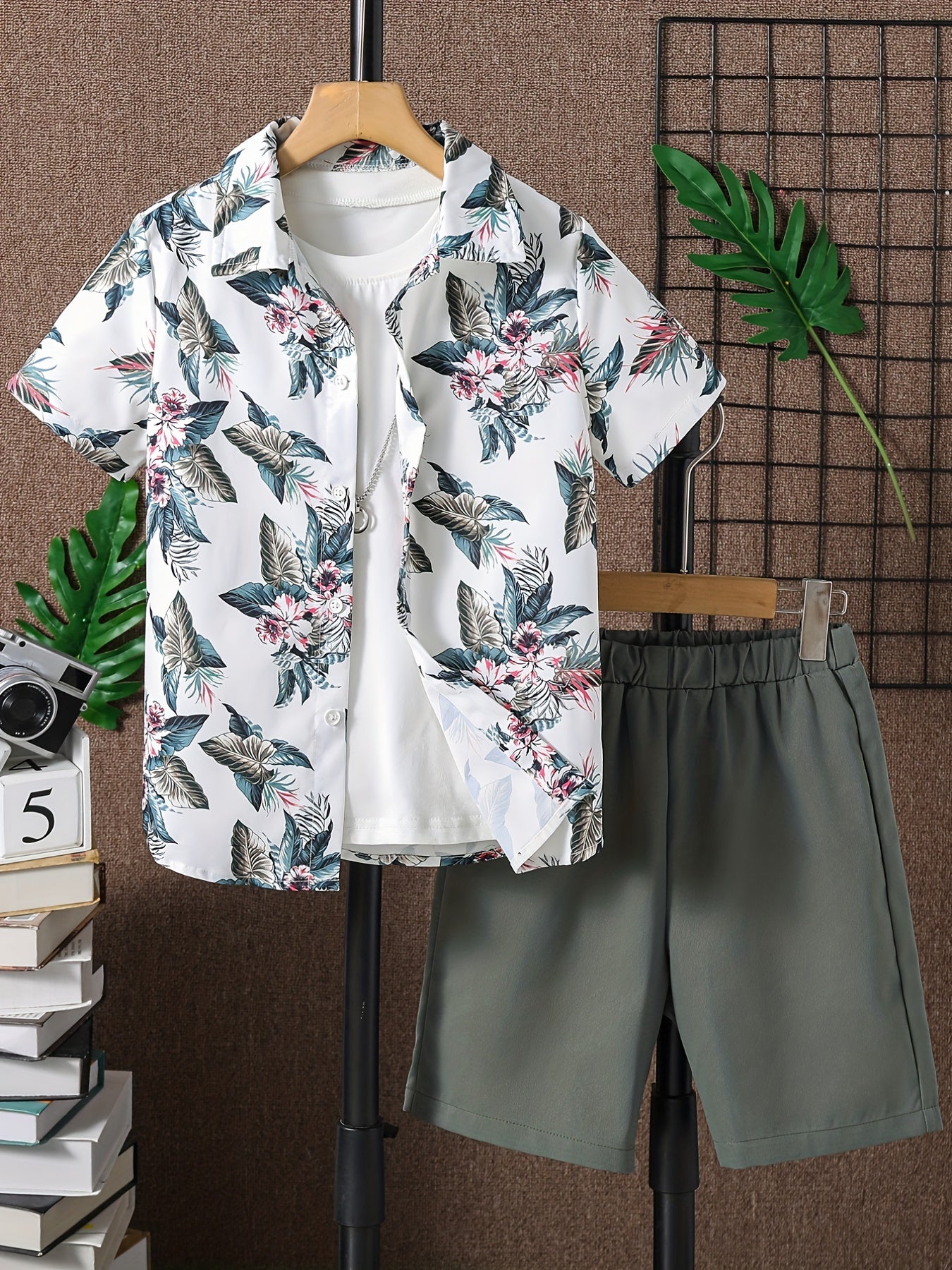 Boys Floral & Leaf Print Short Sleeve T-shirt & Shorts Set